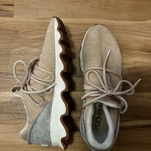 Sorel gently used women’s sneakers